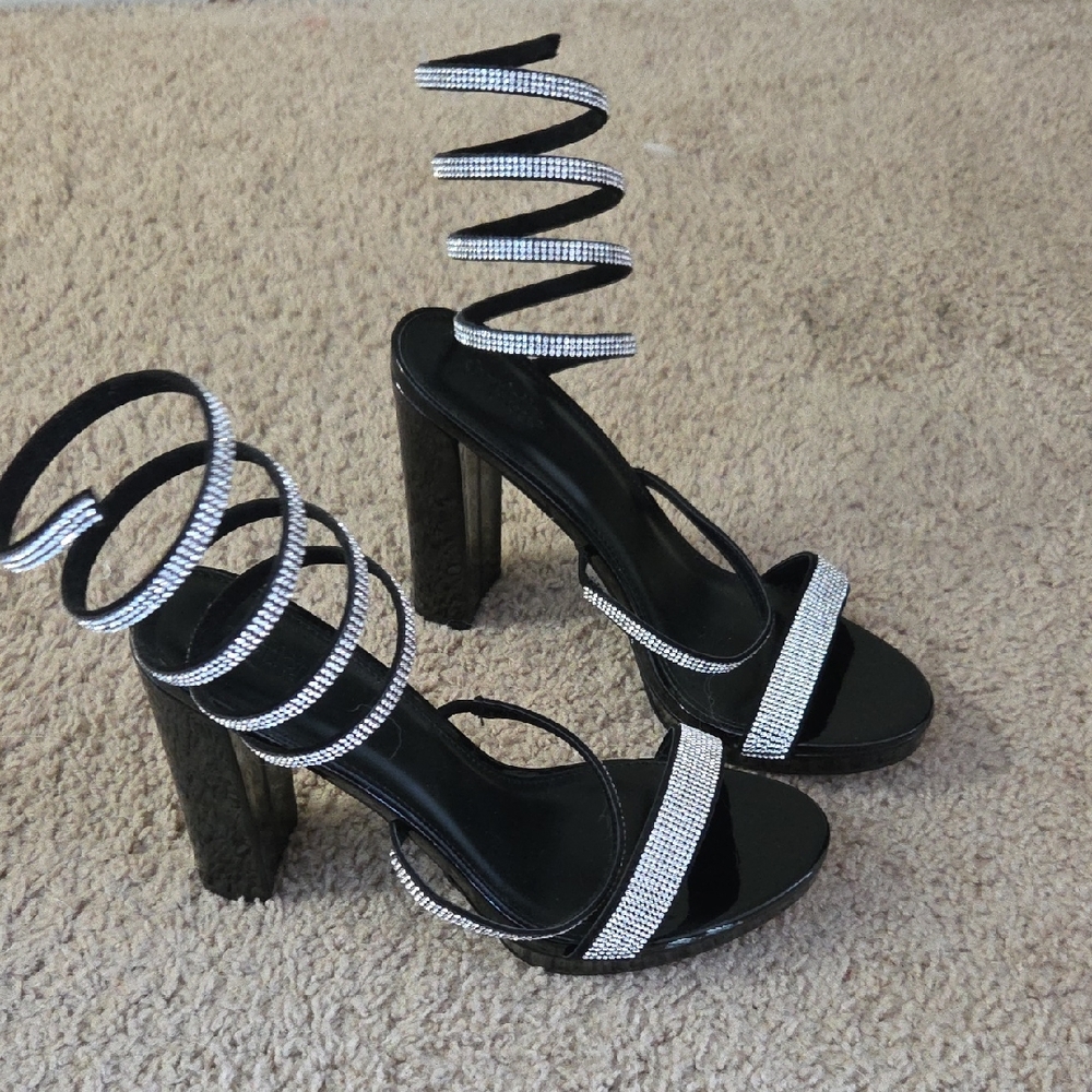 Charlotte Russe Black and Silver Spiral Heels
